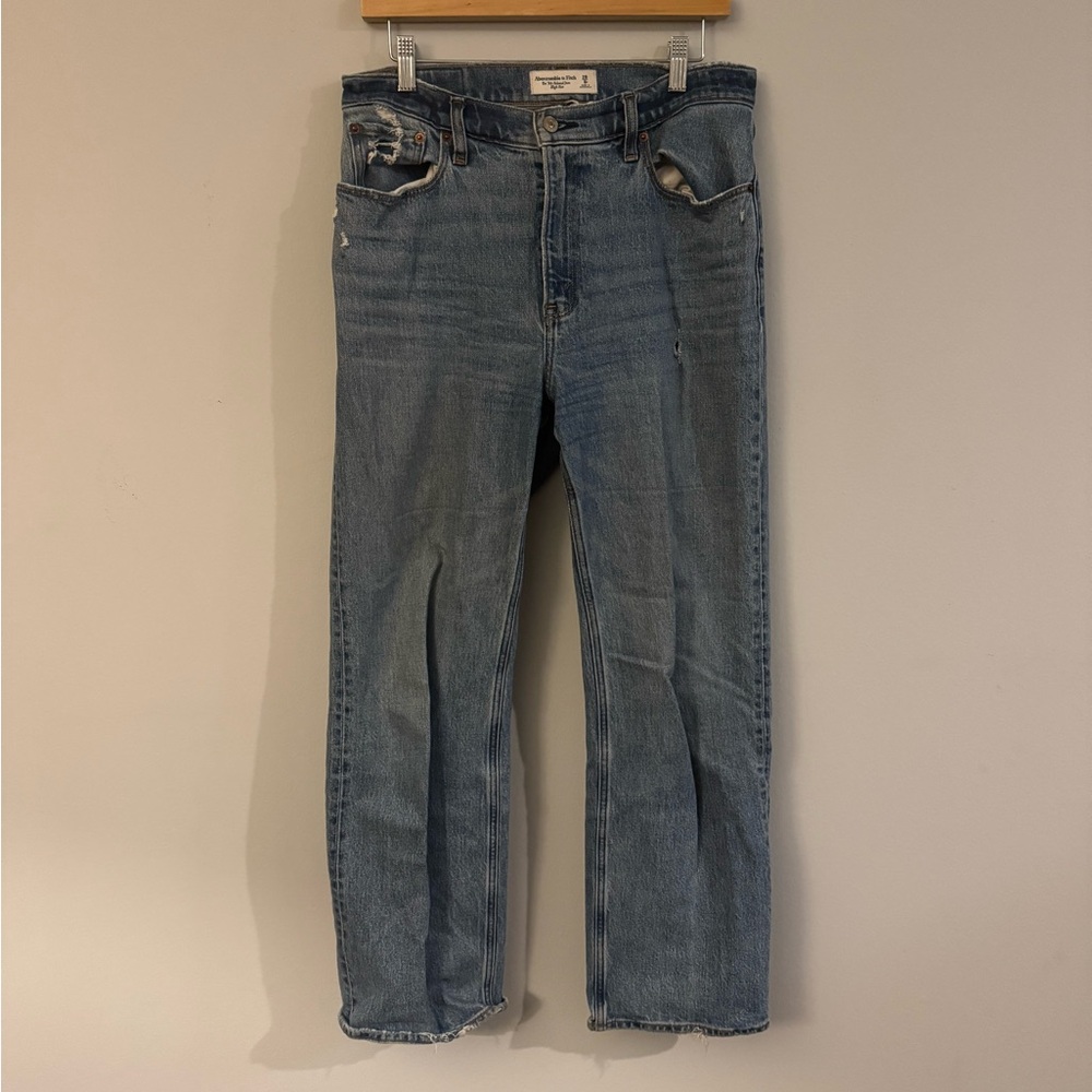 Abercrombie & Fitch 90s Relaxed Jean High Rise Distressed Jeans